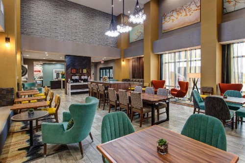 Hampton Inn & Suites-Wichita/Airport KS - image 9