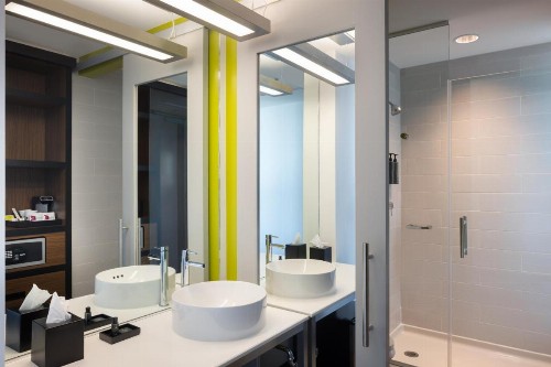 Aloft Wichita - image 15