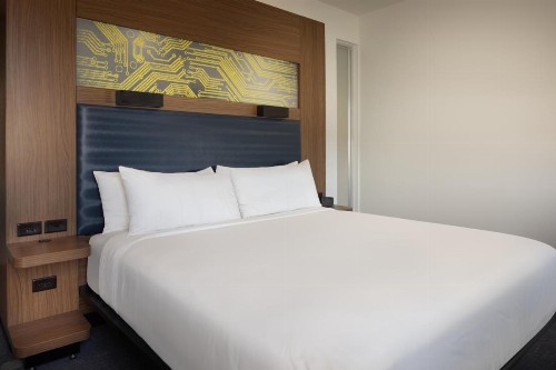 Aloft Wichita - image 18