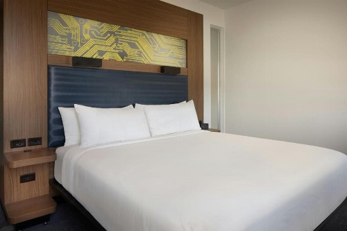Aloft Wichita - image 34
