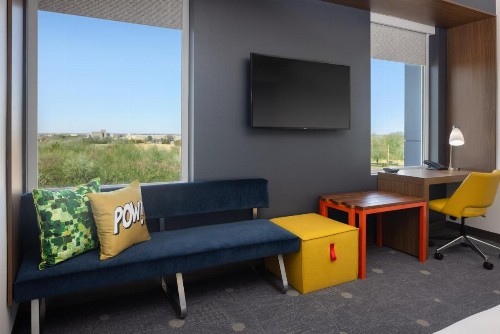 Aloft Wichita - image 6