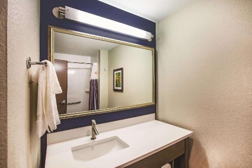 La Quinta by Wyndham Wichita Northeast - image 6