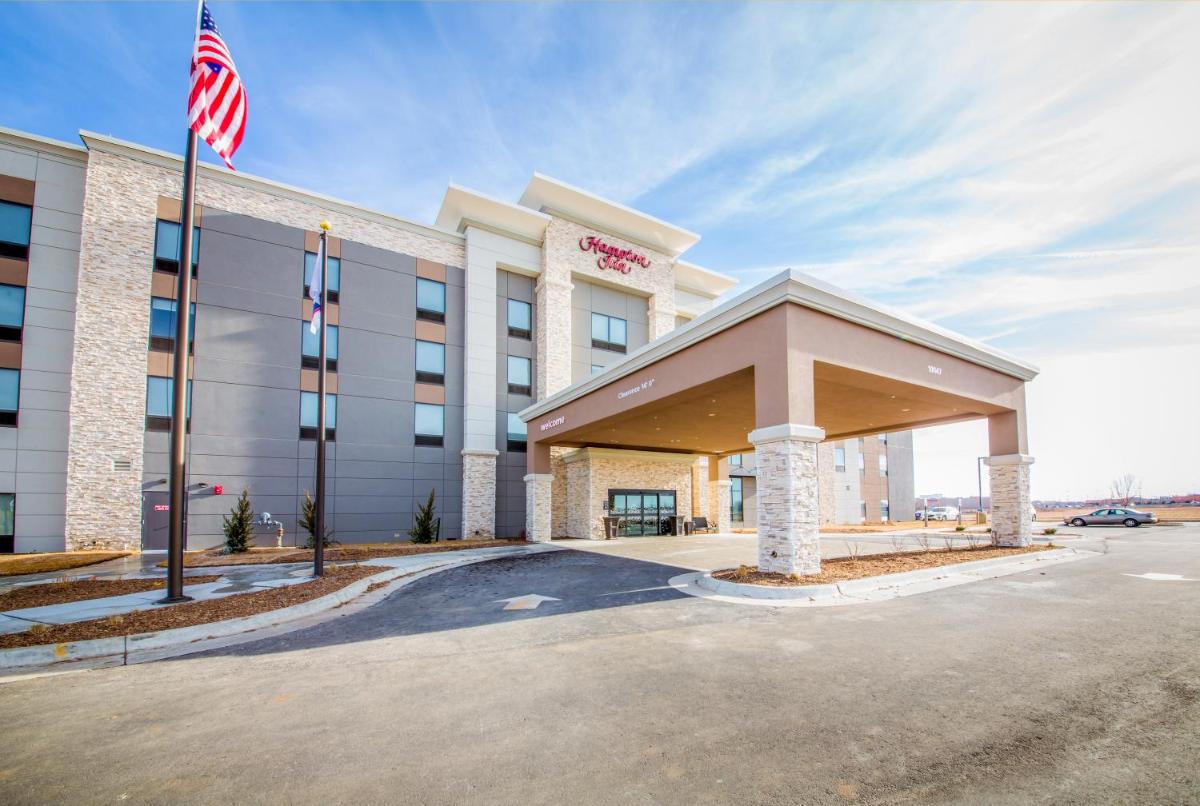 Hampton Inn By Hilton Wichita Northwest - image 3
