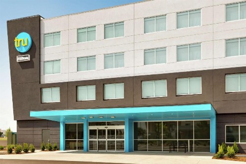 Tru Hilton Wichita