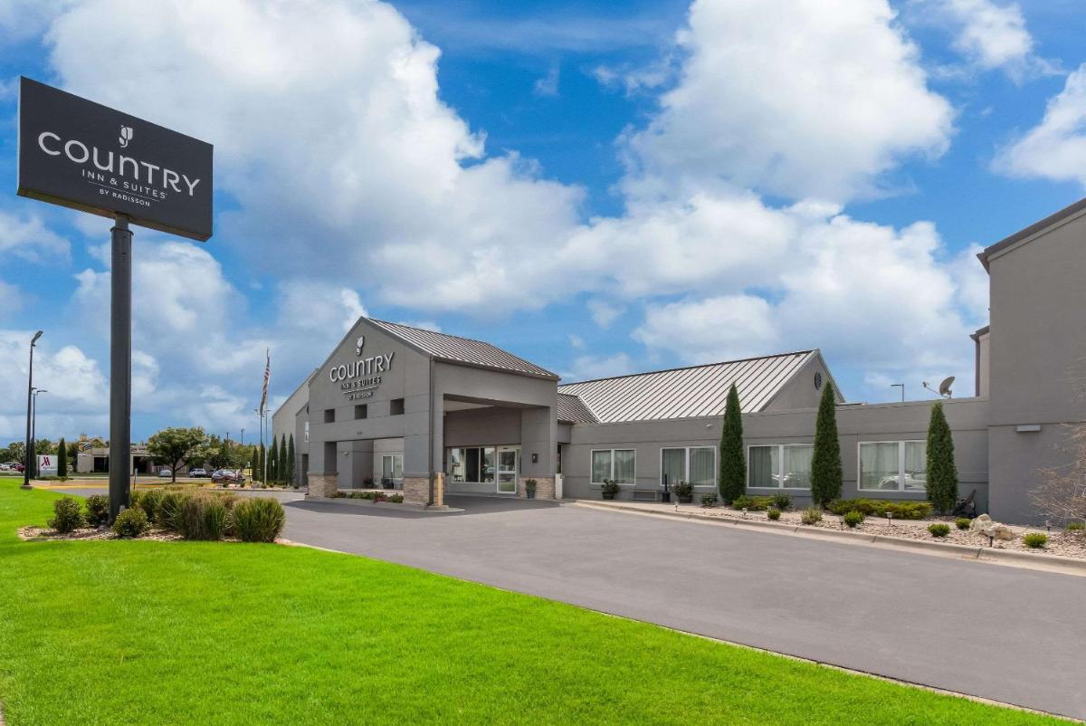 Country Inn & Suites by Radisson Wichita East KS - main image