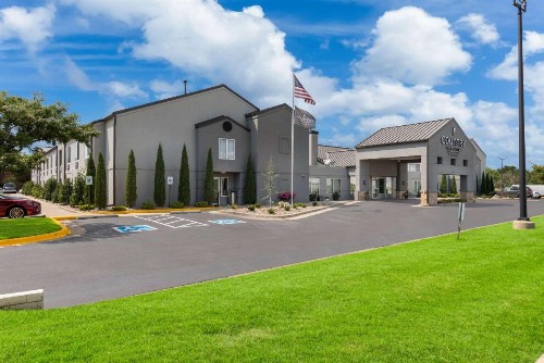 Country Inn & Suites by Radisson Wichita East KS - image 2
