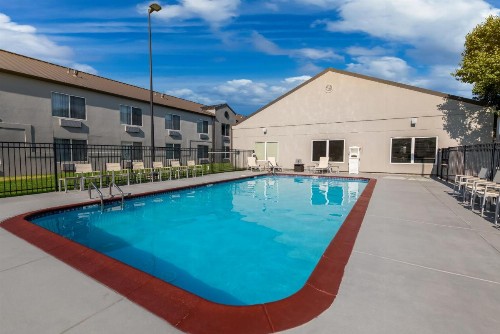 Country Inn & Suites by Radisson Wichita East KS - image 42