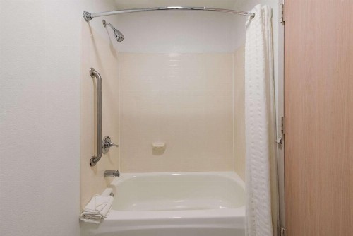Country Inn & Suites by Radisson Wichita East KS - image 9