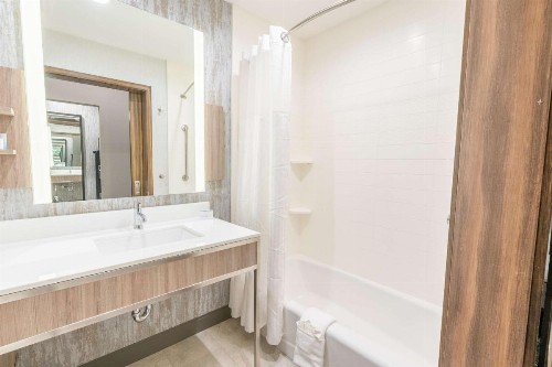 Hilton Garden Inn Wichita Downtown Ks - image 6