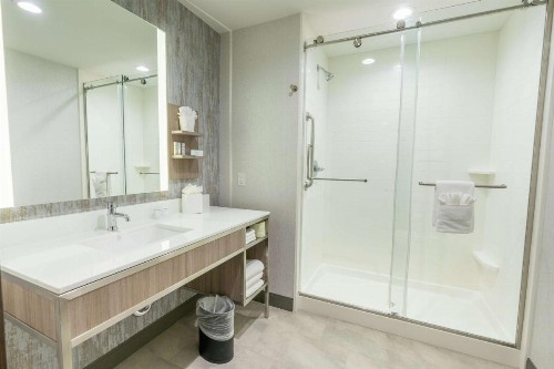 Hilton Garden Inn Wichita Downtown Ks - image 7