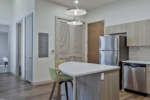 New Downtown Lux Loft + Pool + Valet - image 2