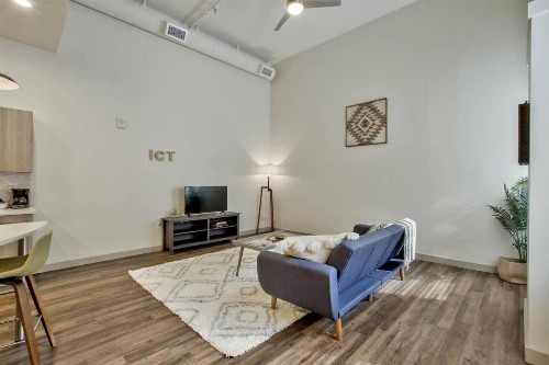 New Downtown Lux Loft + Pool + Valet - image 6