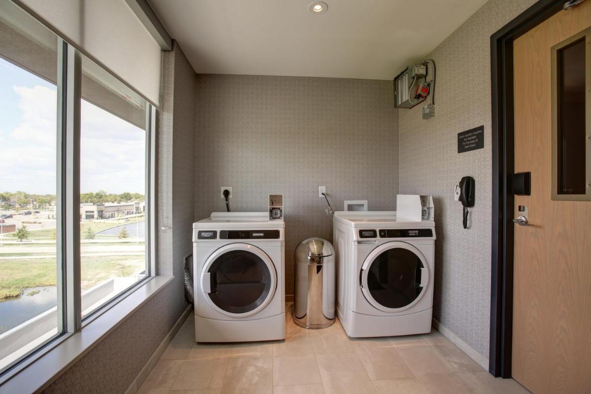 Hyatt Place Wichita State University - image 4