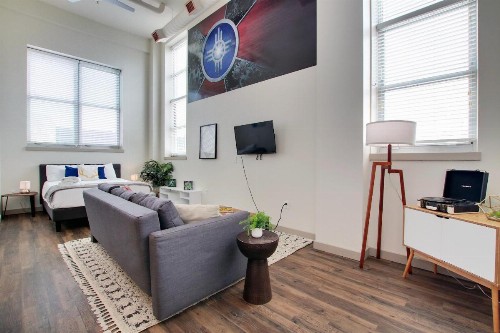 Luxury Studio in the Heart of Downtown Wichita - image 10