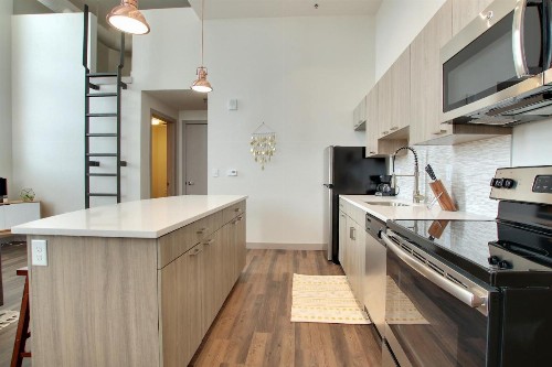 Luxury Studio in the Heart of Downtown Wichita - image 6