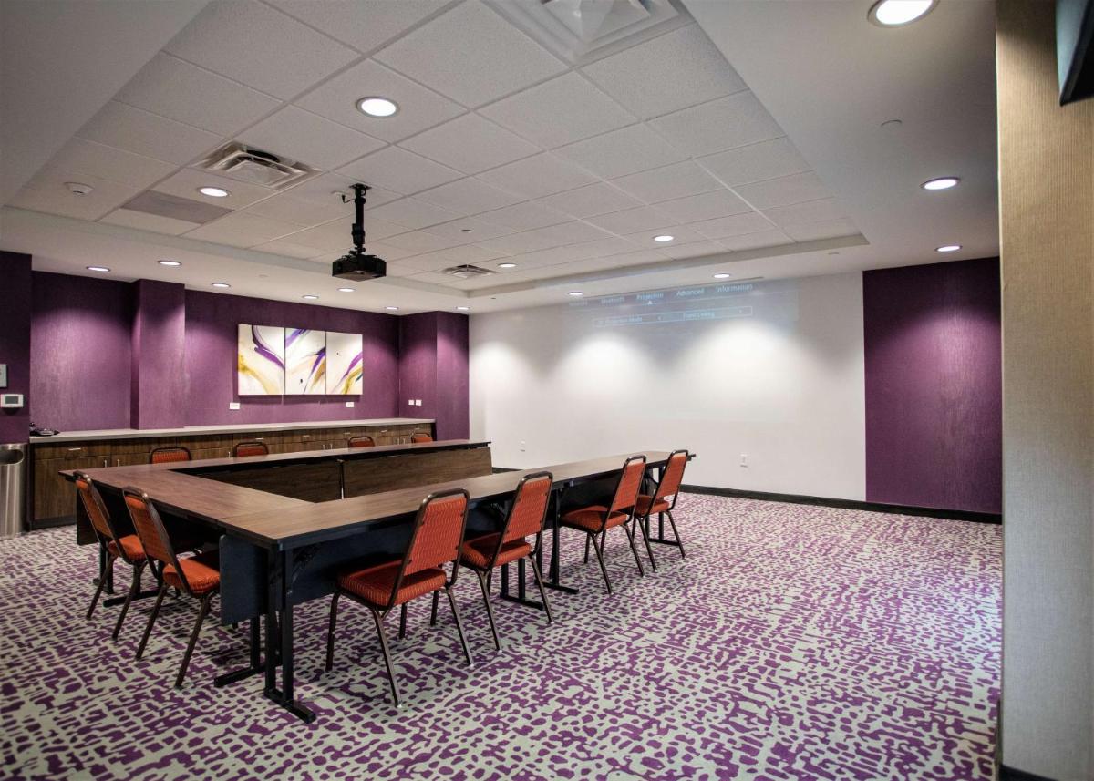 Hampton Inn Lexington Tn - image 3