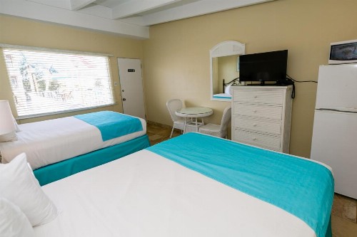 Aztec Motel - image 17