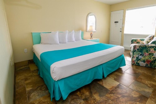 Aztec Motel - image 27