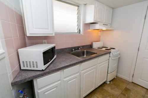 Aztec Motel - image 8