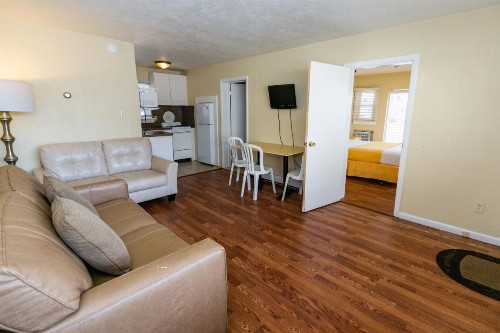American Safari Motel - image 33