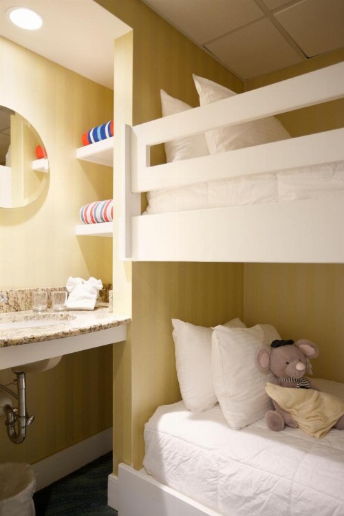 Port Royal Oceanfront Hotel - image 4