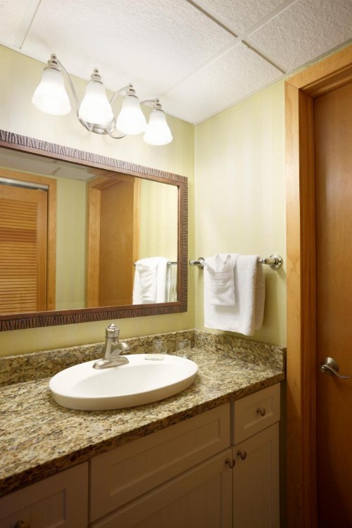 Port Royal Oceanfront Hotel - image 7