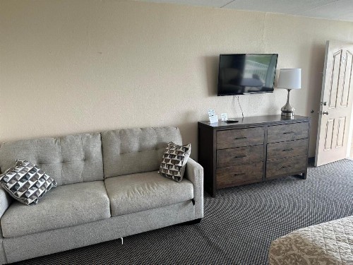 Diamond Crest Motel - image 13