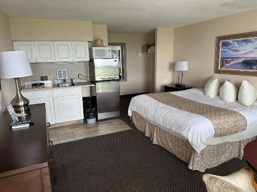 Diamond Crest Motel - image 19