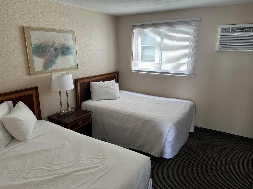 Diamond Crest Motel - image 20