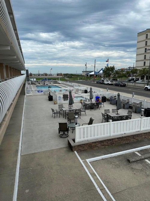 Diamond Crest Motel - image 4
