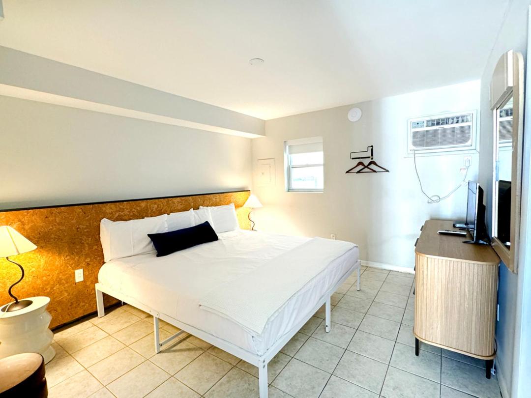Coliseum Ocean Resort - image 7