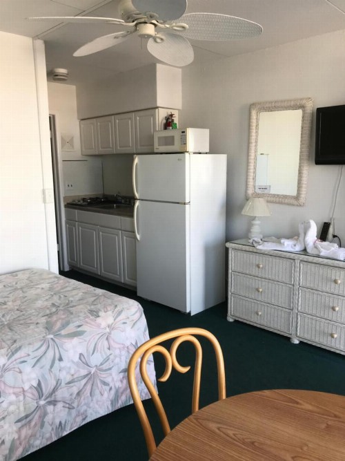 Gold Crest Motel - image 11