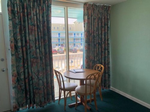 Gold Crest Motel - image 12