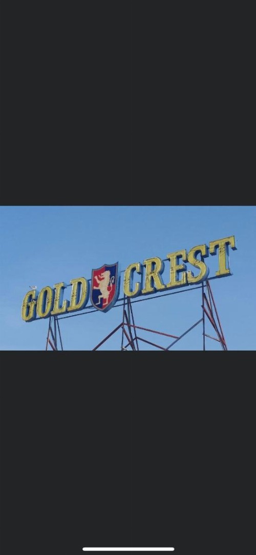 Gold Crest Motel - image 17