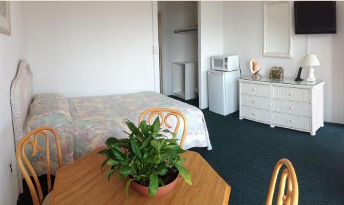 Gold Crest Motel - image 20