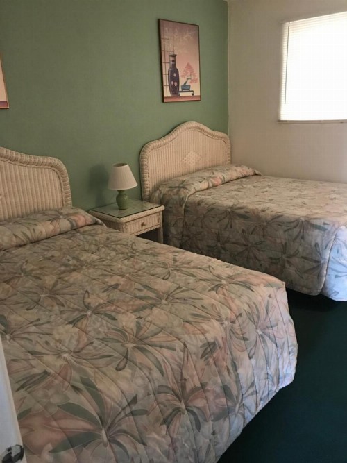 Gold Crest Motel - image 22