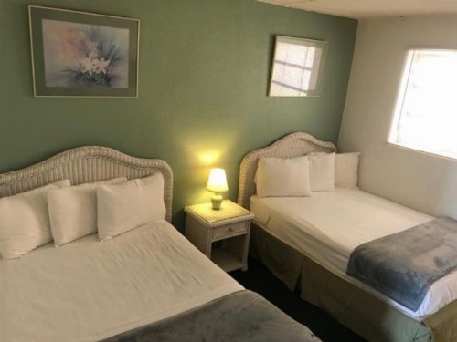 Gold Crest Motel - image 4