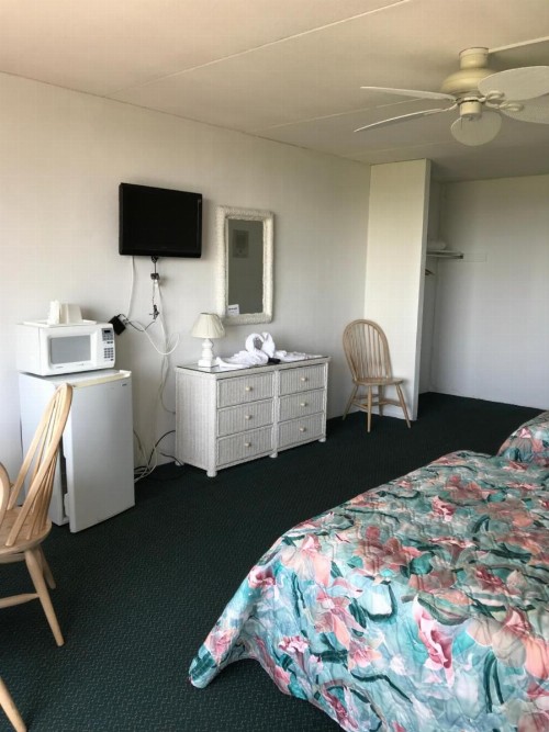 Gold Crest Motel - image 42