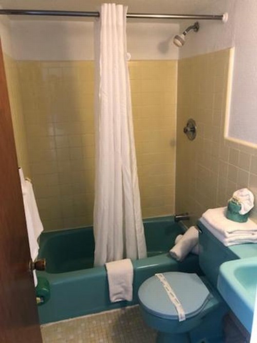 Gold Crest Motel - image 48