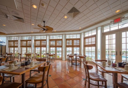 Pan American Oceanfront Hotel - image 20