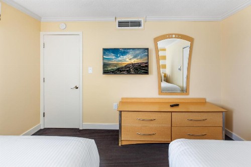 Pan American Oceanfront Hotel - image 8