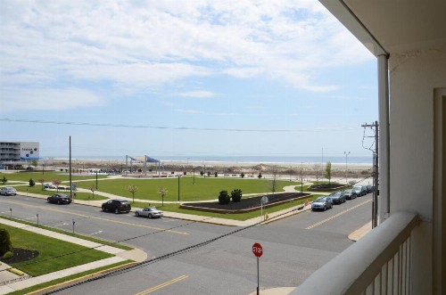 The Jolly Roger Motel - image 33