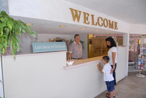 Bristol Plaza Motel - image 29