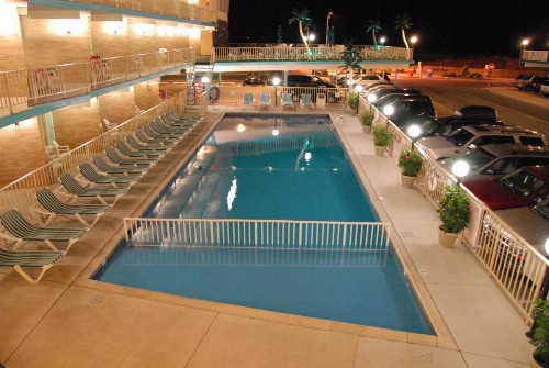 Bristol Plaza Motel - image 30
