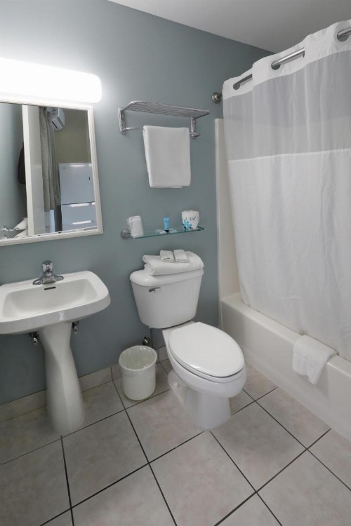 Biscayne Family Resort - image 21