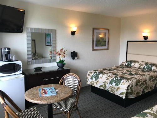 Crystal Beach Motor Inn - image 10