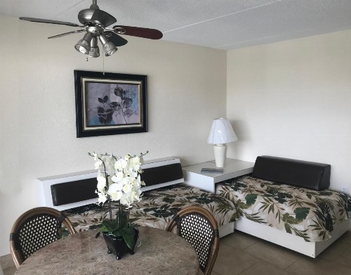 Crystal Beach Motor Inn - image 17