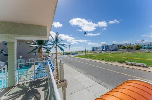 Crystal Beach Motor Inn - image 9