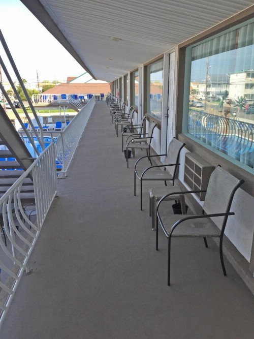 Pyramid Resort Motel - image 26