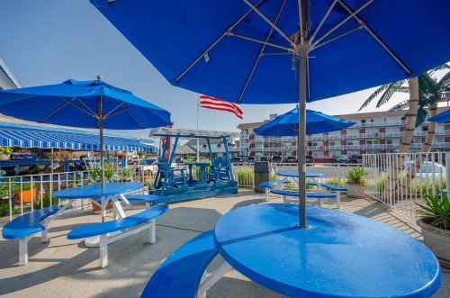Tangiers Resort Motel - image 10